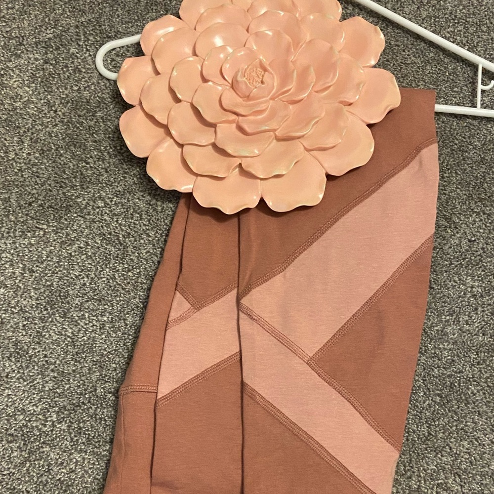 Pink Old Navy Go-Dry Legging